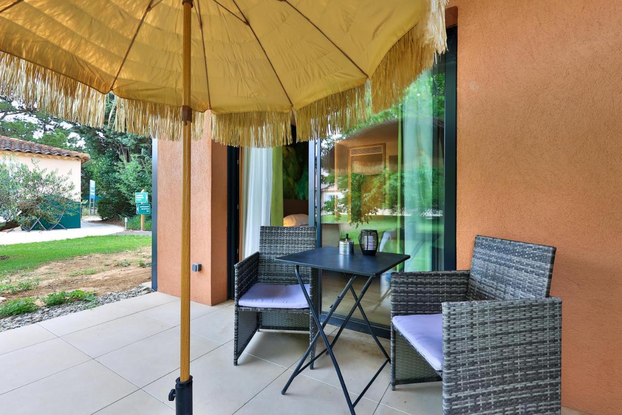 Logis Hotel & Spa Dejeunez Sous L'Arbre Rousset  Bagian luar foto