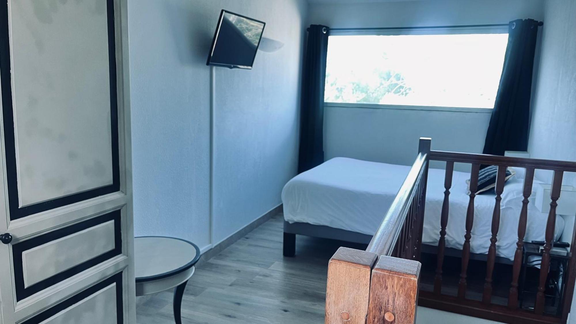 Logis Hotel & Spa Dejeunez Sous L'Arbre Rousset  Bagian luar foto