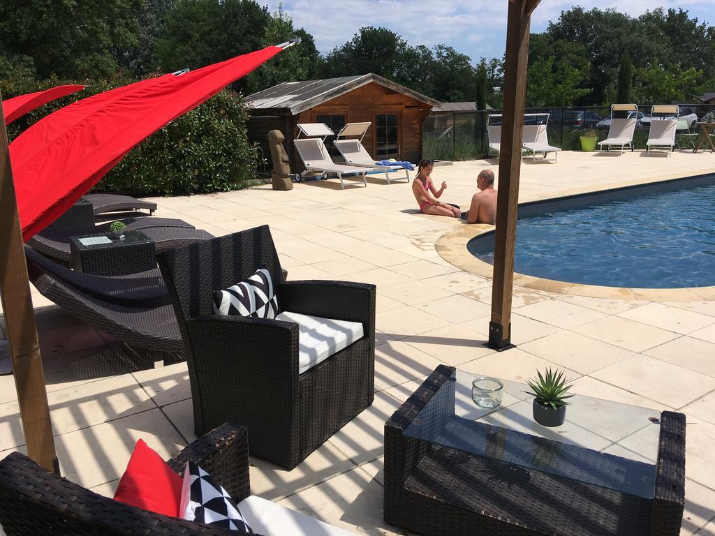 Logis Hotel & Spa Dejeunez Sous L'Arbre Rousset  Bagian luar foto
